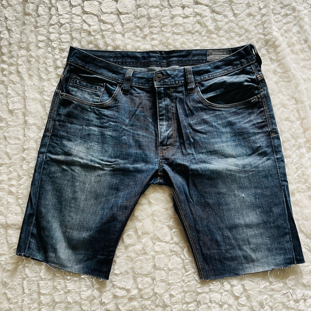 Buffalo Menswear slim Pre-Owned blue jeans cut into shorts. Size (W34)